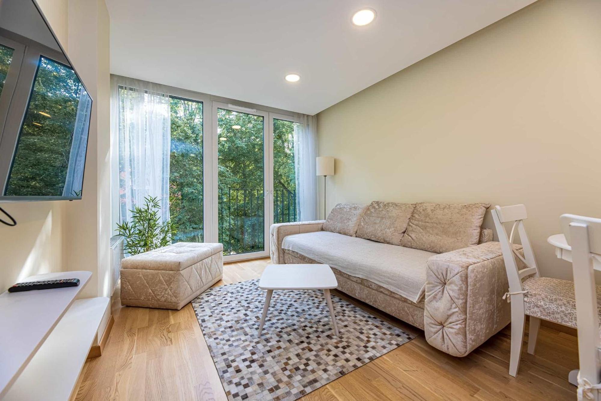 Central Square Apartments 帕兰加 客房 照片